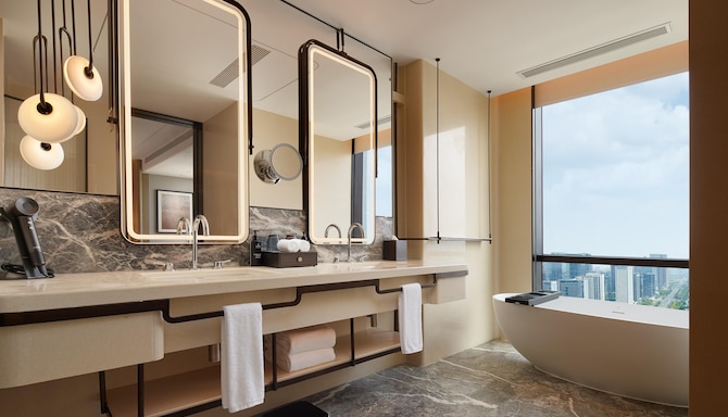 Radisson Collection Hi-Tech Zone Chengdu - Grand Skyline Twin Room with City View