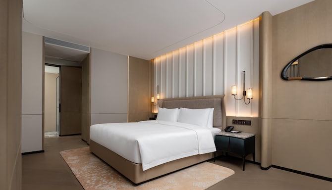 Radisson Collection Hi-Tech Zone Chengdu - Skyline King Room with City View