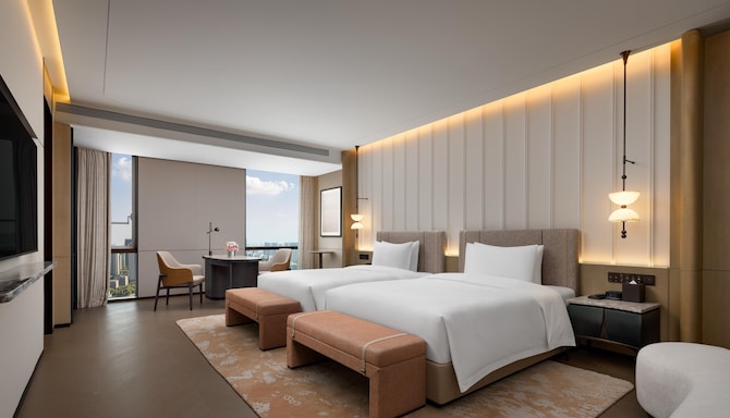 Radisson Collection Hi-Tech Zone Chengdu - Grand Skyline Twin Room with City View
