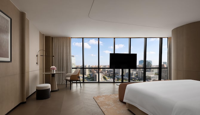 Radisson Collection Hi-Tech Zone Chengdu - Grand Skyline King Room with Panoramic View