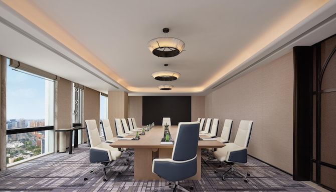 Aurora Meeting Room