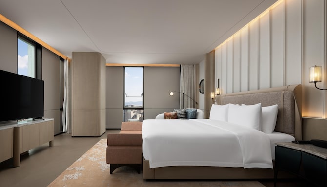 Radisson Collection Hi-Tech Zone Chengdu - Collection  Suite with River View