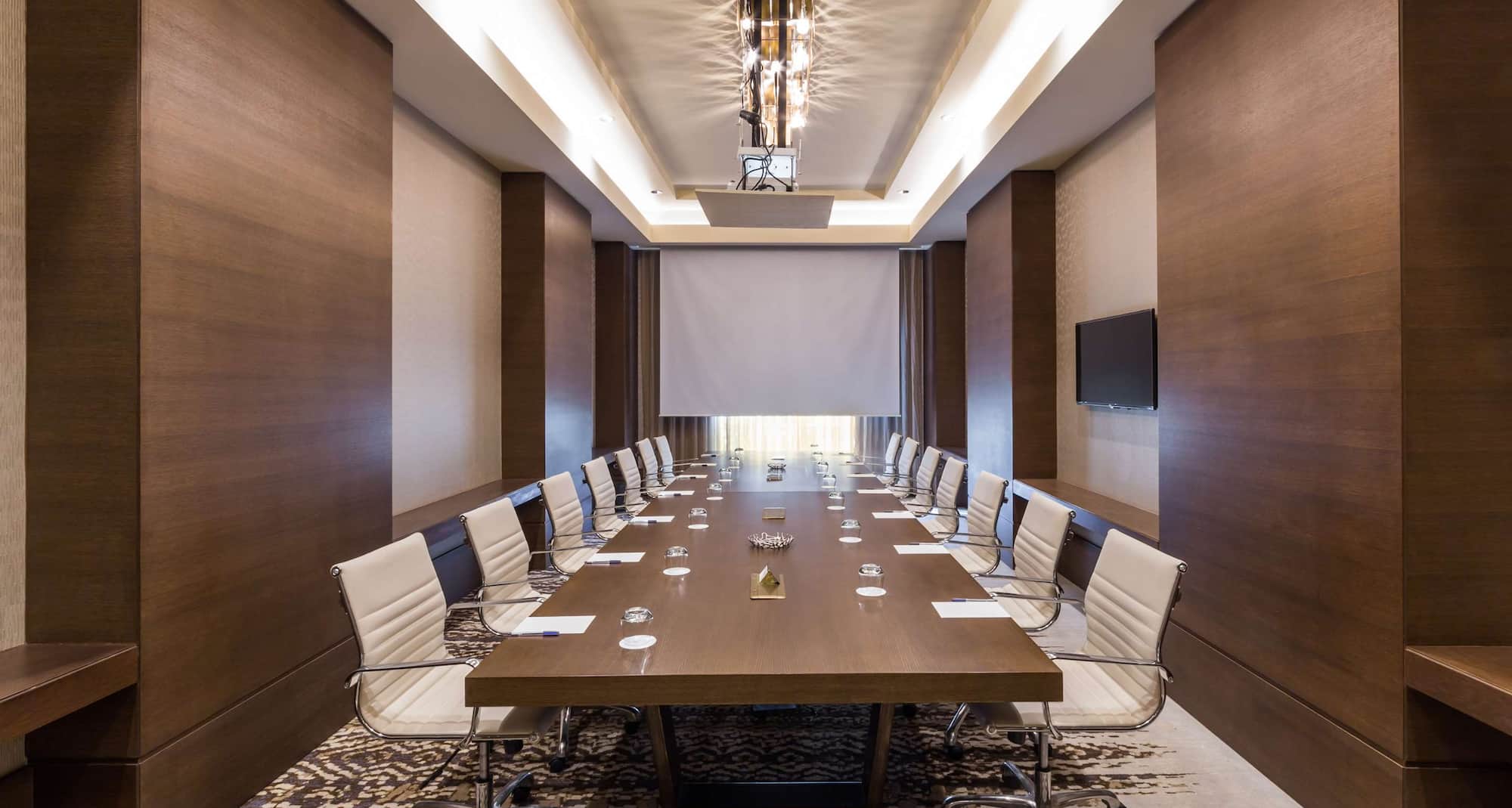 Radisson Collection Hotel Bamako - Meeting room boardroom set-up
