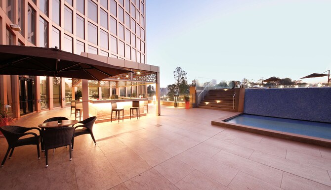 Radisson Collection Hotel Bamako - Bar de la piscine Oasis