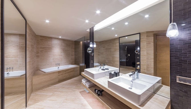 Radisson Collection Hotel Bamako - Executive suite bathroom