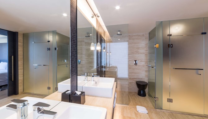 Radisson Collection Hotel Bamako - Junior suite bathroom