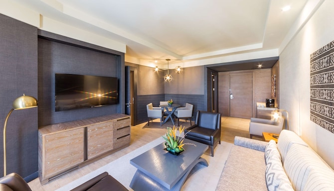 Radisson Collection Hotel Bamako - Executive suite living area