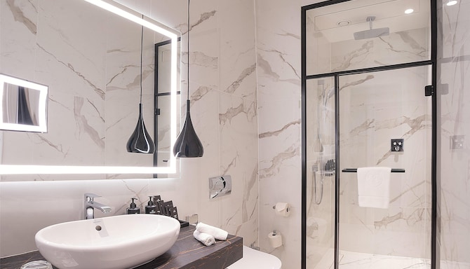 Radisson Collection Hotel, Basilica Budapest - Гостевая комната с ванной