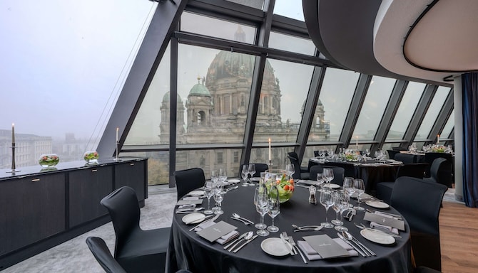 Berlin Cathedral foyer - 7th floor DomLounge