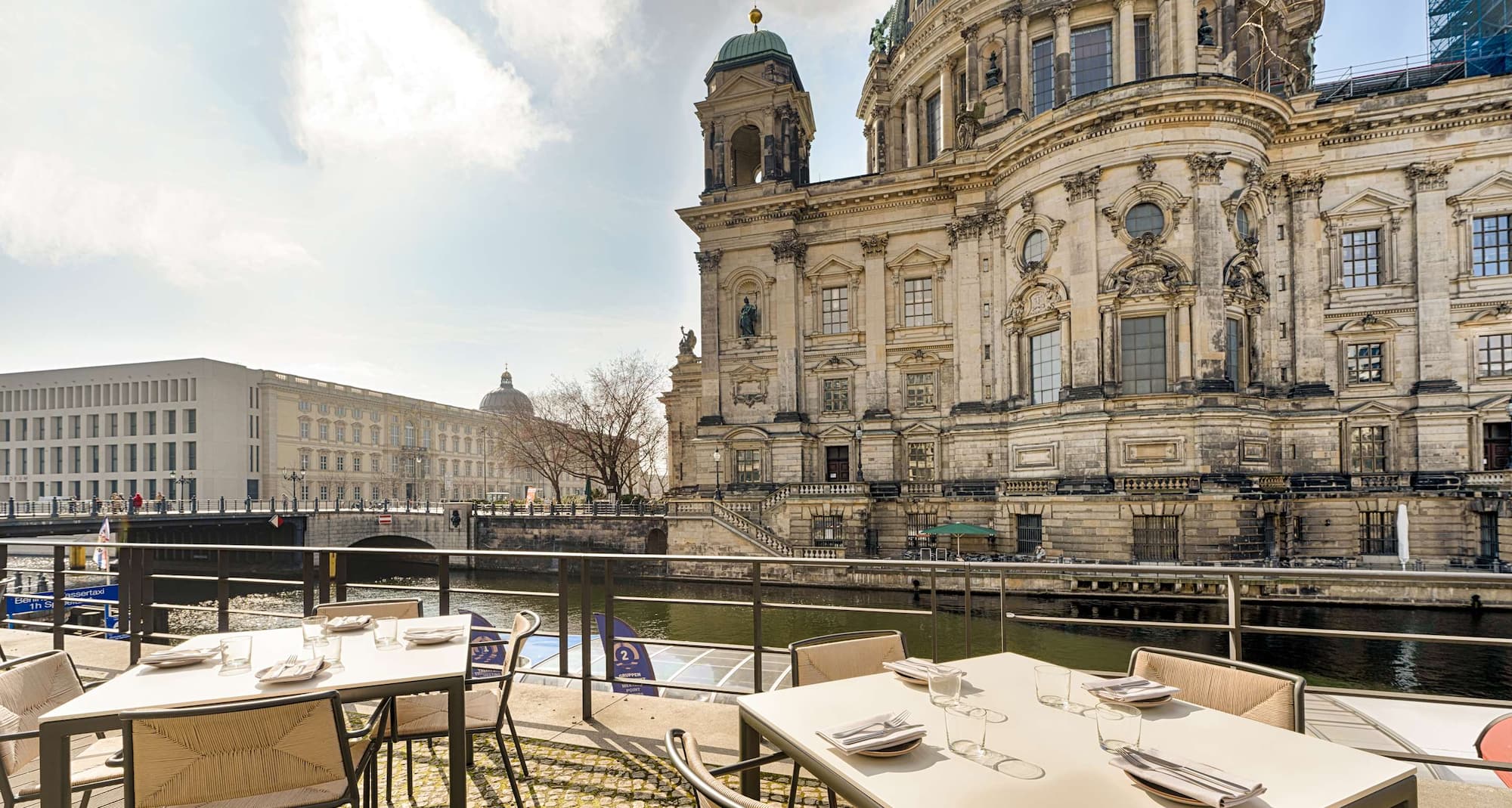 Radisson Collection Hotel, Berlin - San Éna Reastaurant terrace view