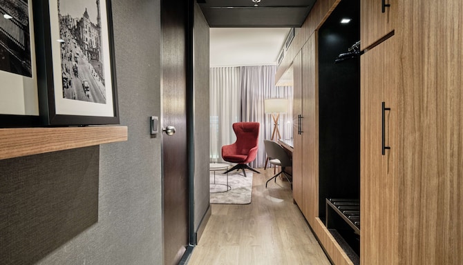 Radisson Collection Hotel, Berlin - جناح