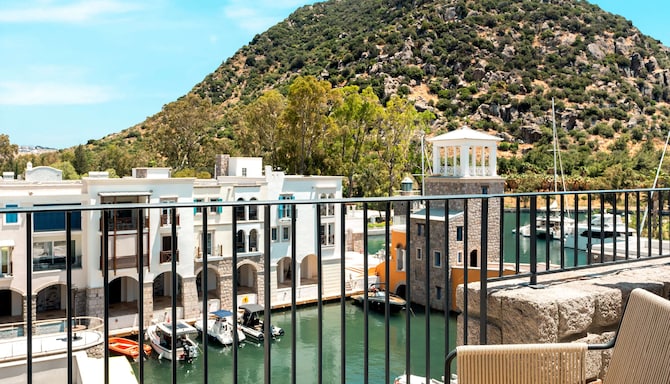 Radisson Collection Hotel, Bodrum - Collection Premium Room & Family Stay