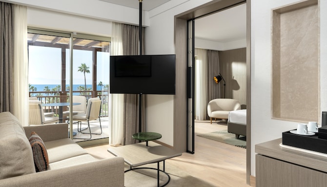 Radisson Collection Hotel, Bodrum - Удобства в люксе