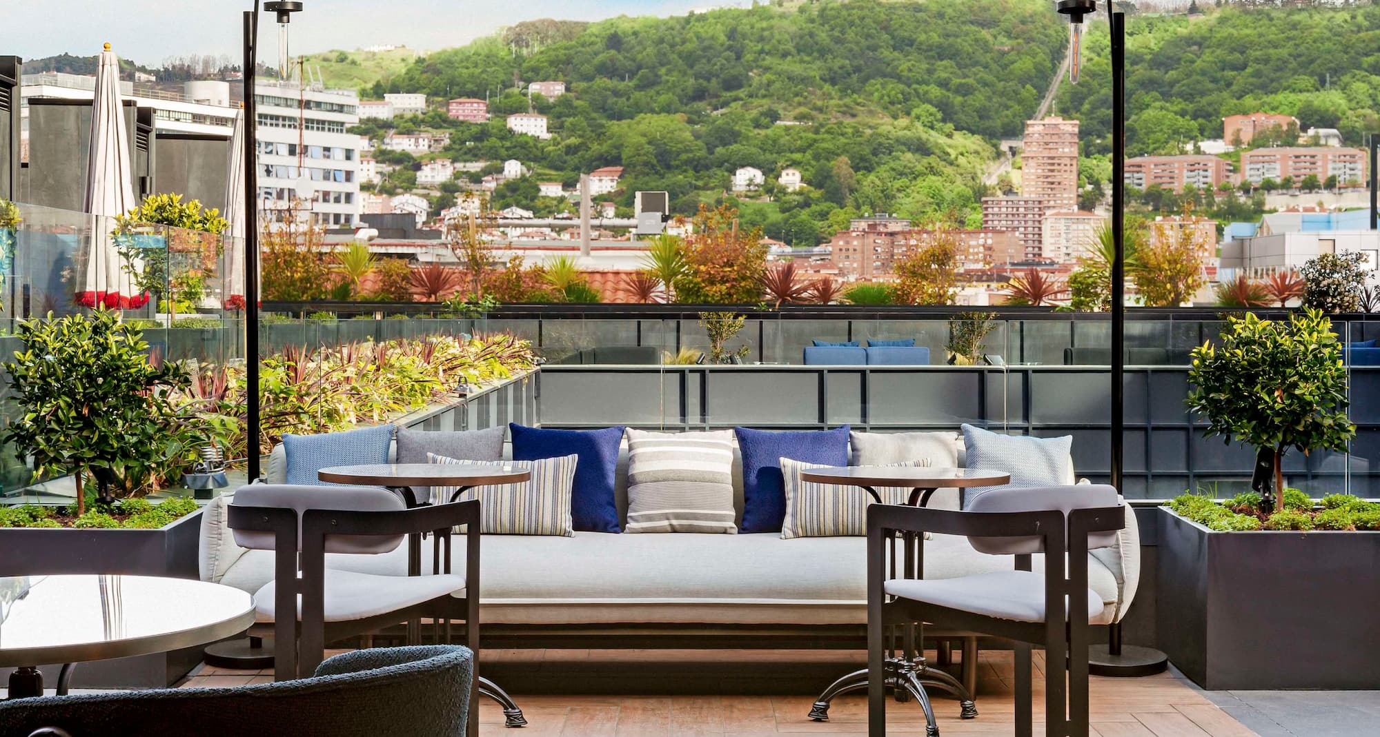 Radisson Collection Hotel, Gran Via Bilbao - Collection Rooftop Bar
