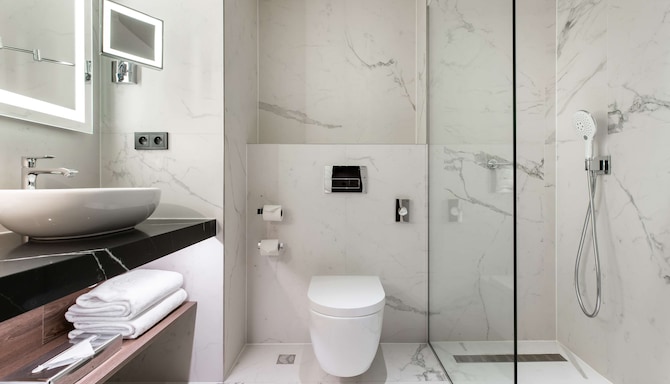 Radisson Collection Hotel, Grand Place Brussels - Bathroom with walk-in shower