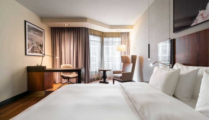 Radisson Collection Hotel, Grand Place Brussels - Collection Premium Room king-size bed