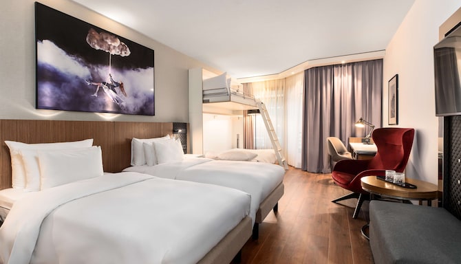 Radisson Collection Hotel, Grand Place Brussels - Family room, guest room overview with two twin beds and bunk beds