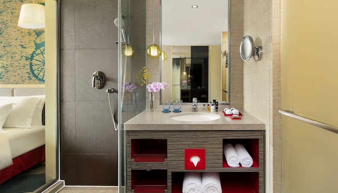 Radisson Collection Hotel, Hyland Shanghai - Collection Superior Room bathroom