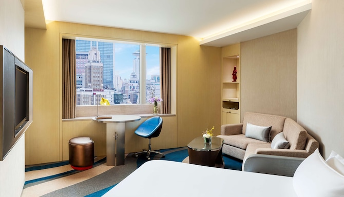 Radisson Collection Hotel, Hyland Shanghai - Junior Suite family room