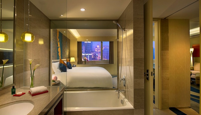 Radisson Collection Hotel, Hyland Shanghai - Junior Suite bathroom
