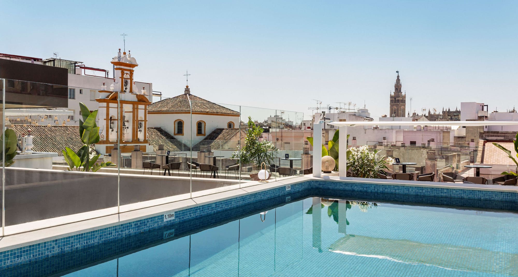 Radisson Collection Hotel, Magdalena Plaza Sevilla - Rooftop pool