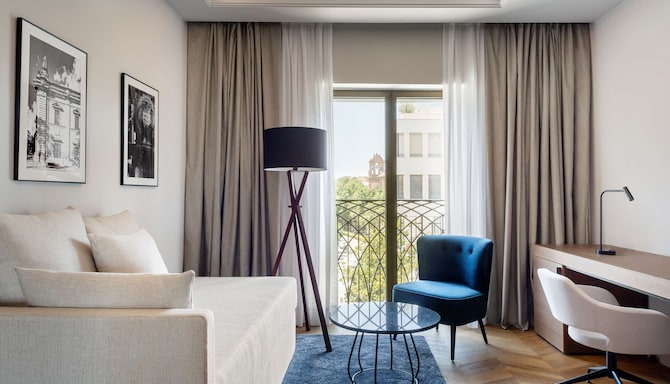 Radisson Collection Hotel, Magdalena Plaza Sevilla - Suite living area