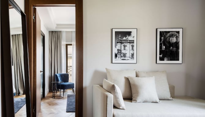 Radisson Collection Hotel, Magdalena Plaza Sevilla - Suite living area