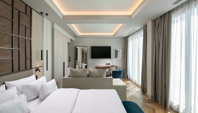 Radisson Collection Hotel, Magdalena Plaza Sevilla - Collection Premium - Terrace & Hot Tub