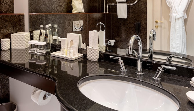 Radisson Collection Hotel, Moscow - Bathroom Amenities
