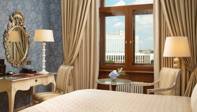 Radisson Collection Hotel, Moscow - Collection superior room — White House view