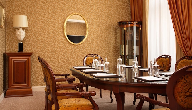 Meeting facilities next to the rooms