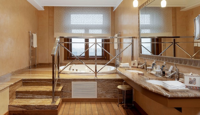 Radisson Collection Hotel, Moscow - Romantic Suite bathroom