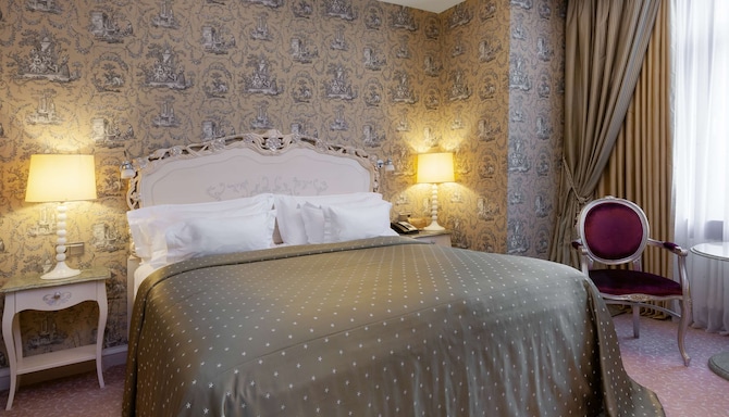 Moscow Luxury Hotels - Book Now | Radisson Collection