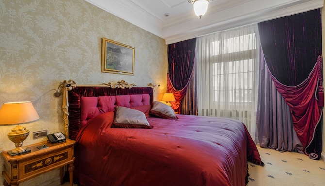 Radisson Collection Hotel, Moscow - One Bedroom Apartment bedroom