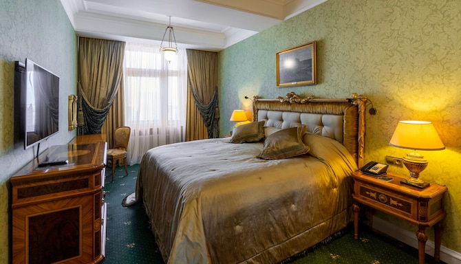 Radisson Collection Hotel, Moscow - One Bedroom Apartment bedroom