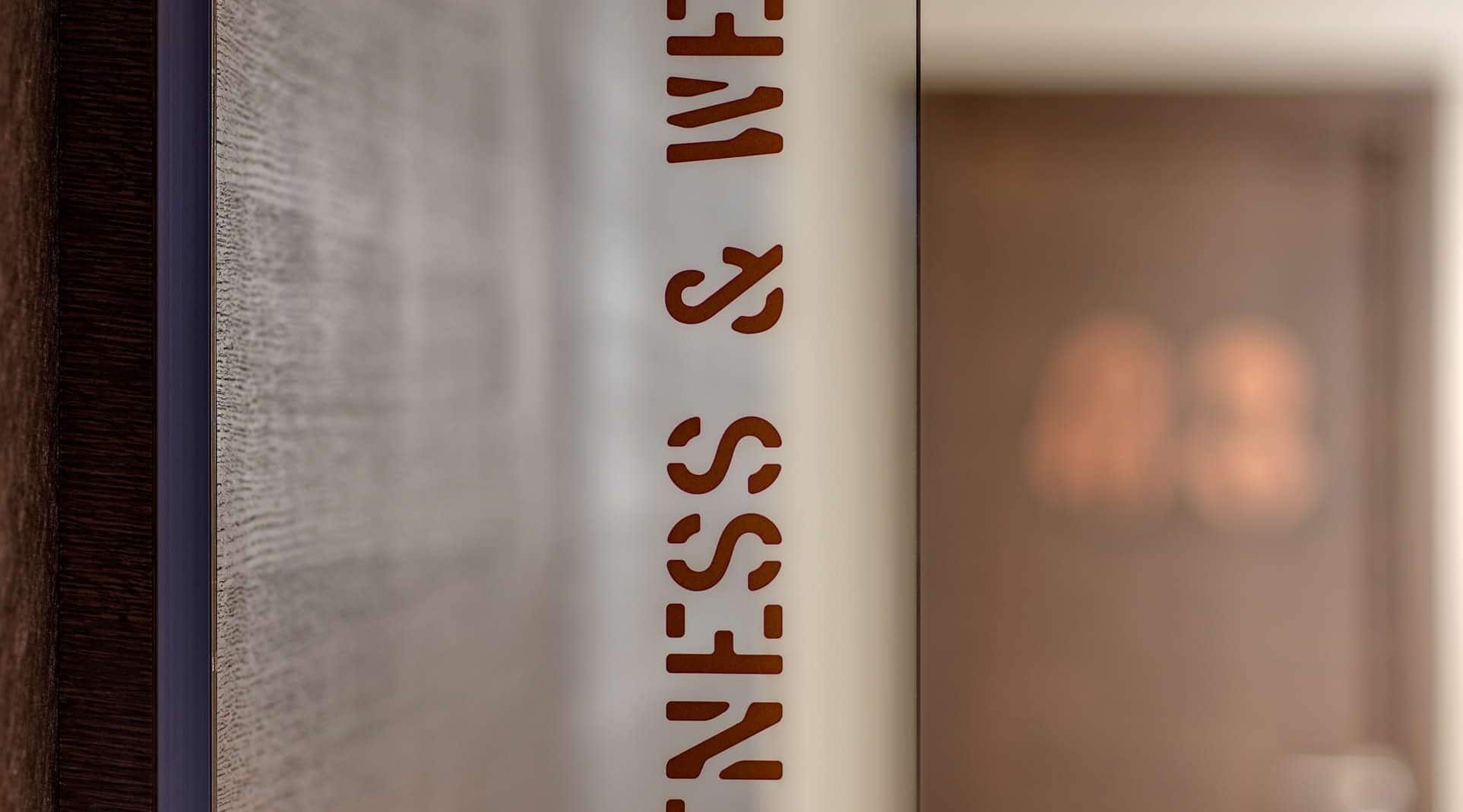 Radisson Collection Hotel, Old Mill Belgrade - Eingang zum Fitnesscenter