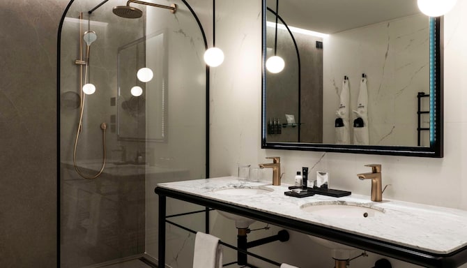 Radisson Collection Hotel, Palazzo Nani Venice - Collection Superior Room bathroom