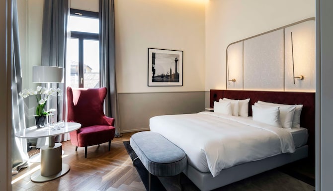 Radisson Collection Hotel, Palazzo Nani Venice - Collection Premium Room with canal view