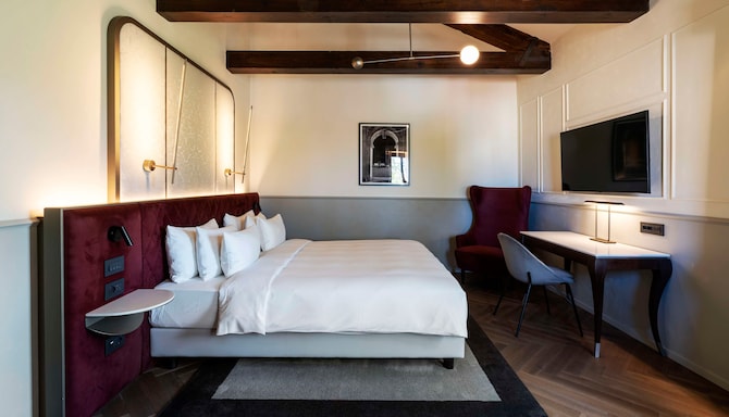 Radisson Collection Hotel, Palazzo Nani Venice - Collection Superior Room with garden view