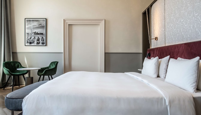 Radisson Collection Hotel, Palazzo Nani Venice - Junior Suite Canal View