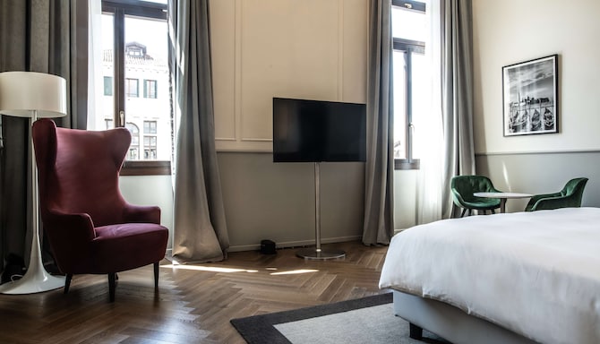Radisson Collection Hotel, Palazzo Nani Venice - Junior Suite Canal View