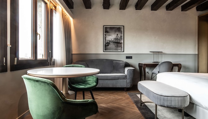 Radisson Collection Hotel, Palazzo Nani Venice - Junior Suite Canal View