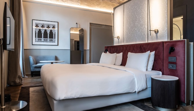 Radisson Collection Hotel, Palazzo Nani Venice - Renaissance Junior Suite connecting rooms