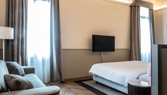 Radisson Collection Hotel, Palazzo Nani Venice - Renaissance Junior Suite connecting rooms