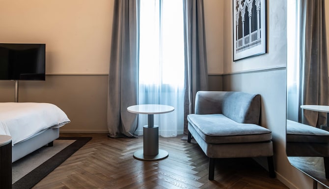 Radisson Collection Hotel, Palazzo Nani Venice - Renaissance Junior Suite connecting rooms