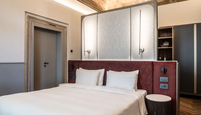 Radisson Collection Hotel, Palazzo Nani Venice - Renaissance Junior Suite