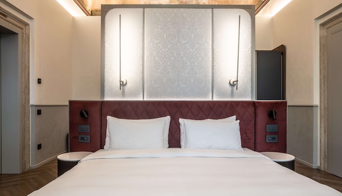 Radisson Collection Hotel, Palazzo Nani Venice - Renaissance Junior Suite