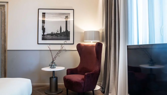 Radisson Collection Hotel, Palazzo Nani Venice - Renaissance Junior Suite