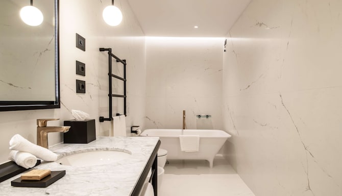 Radisson Collection Hotel, Palazzo Nani Venice - Suite bathroom