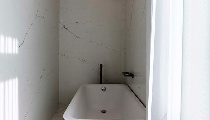 Radisson Collection Hotel, Palazzo Nani Venice - Renaissance Junior Suite with canal view bathroom